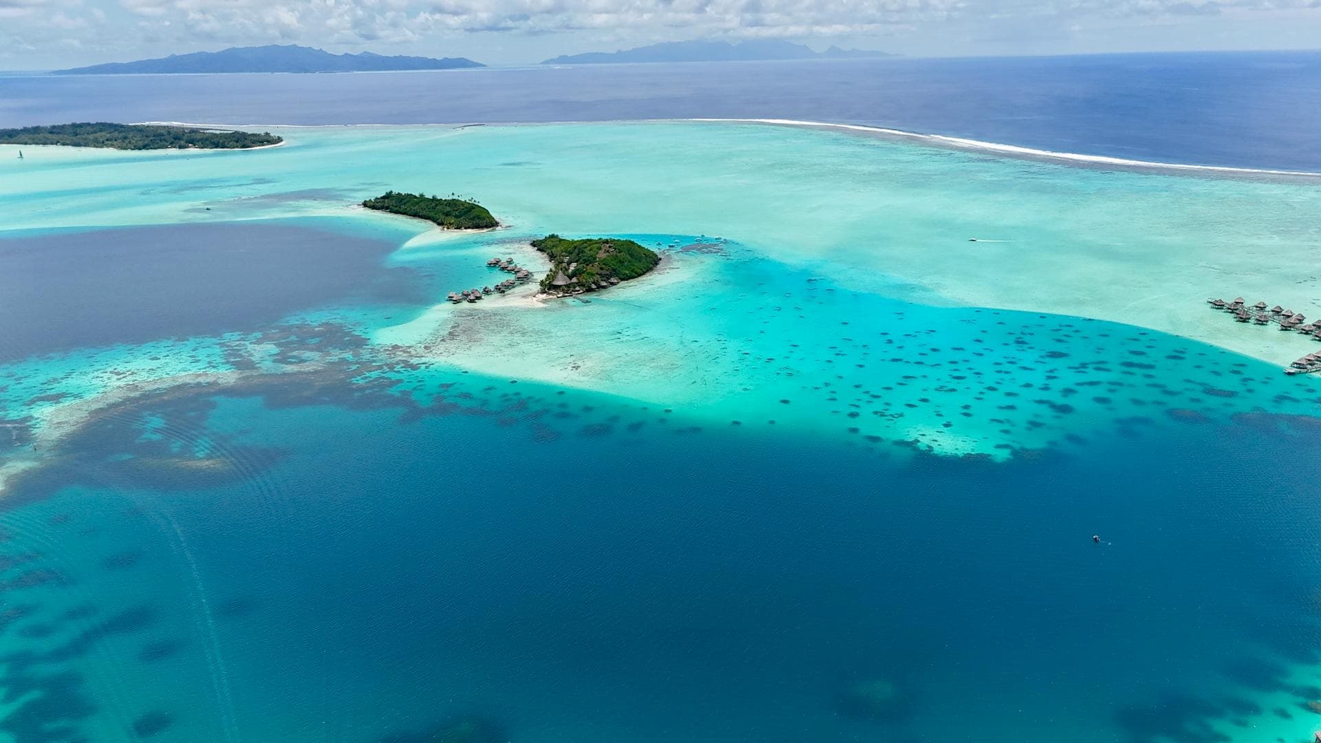 Bora Bora vs Fiji: Overwater Luxury vs Cultural Adventure for Your Honeymoon (2026)