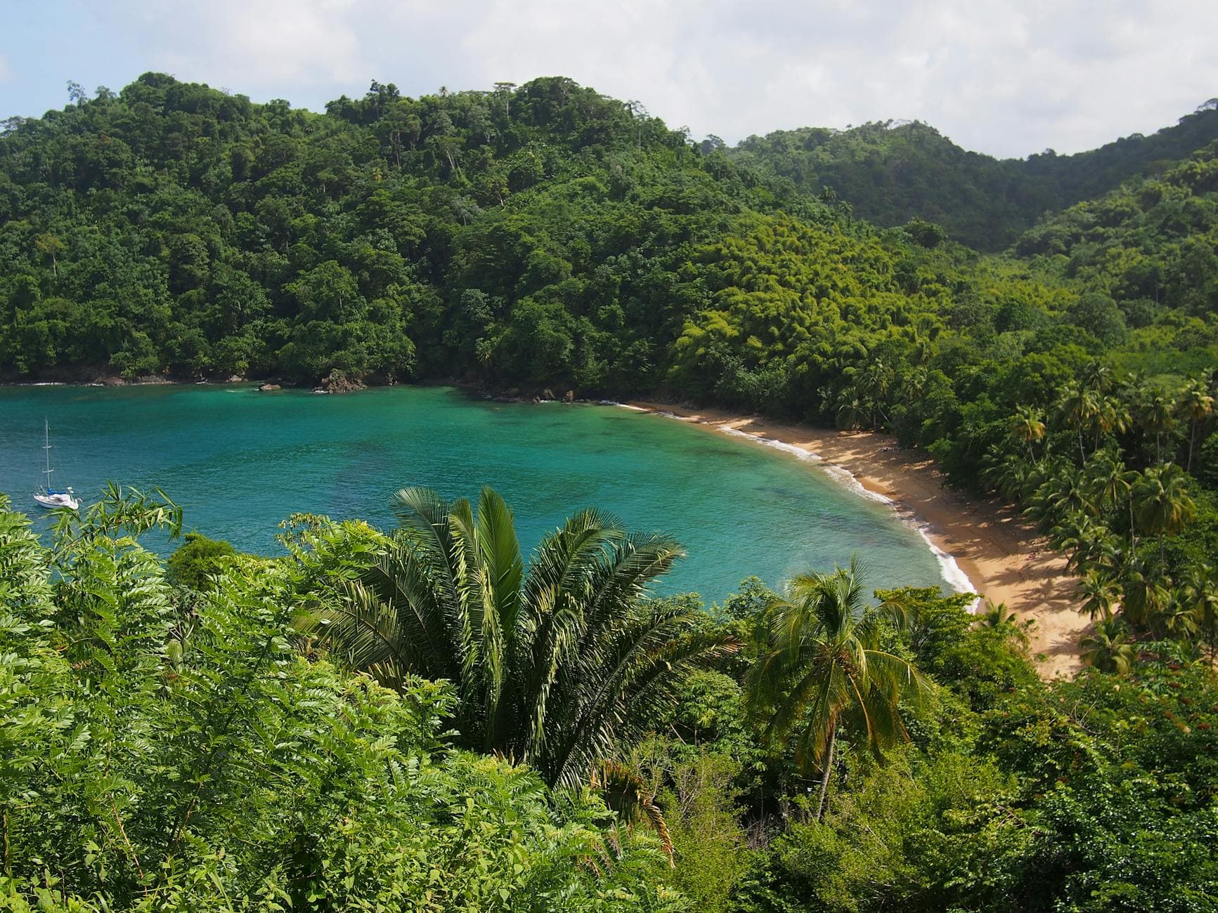 Caribbean Honeymoon Guide 2026: 8 Islands Compared, Real Costs & Which One Wins